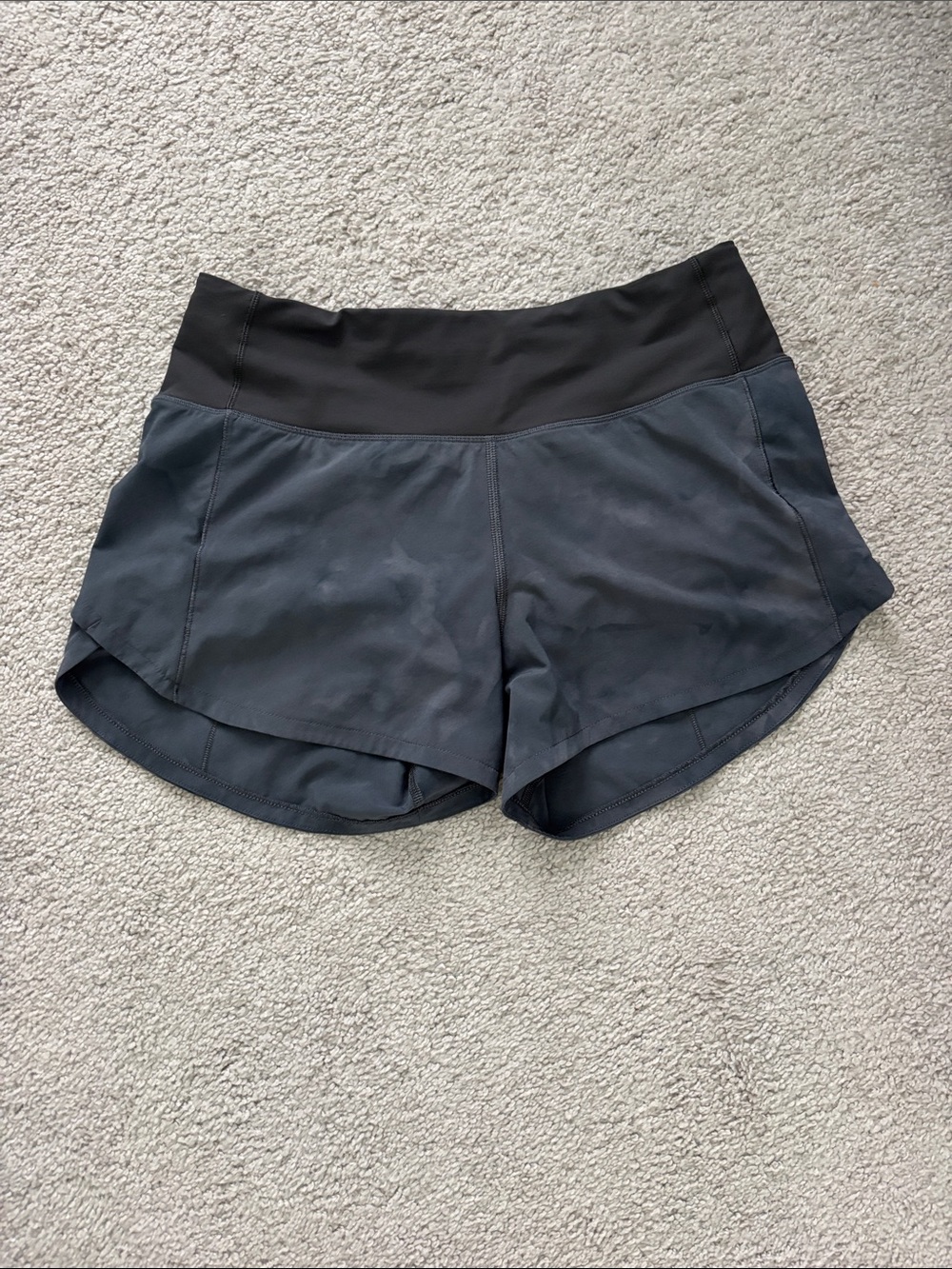 Lululemon women’s speed up shorts